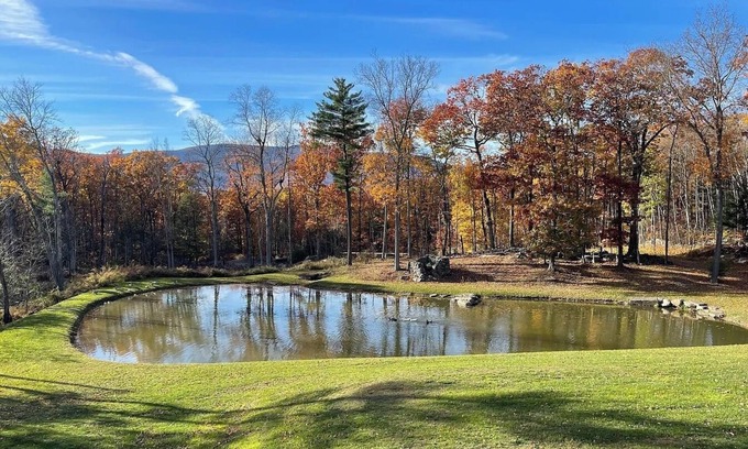 Saugerties House | Charming Mountain Retreat w Hot Tub
