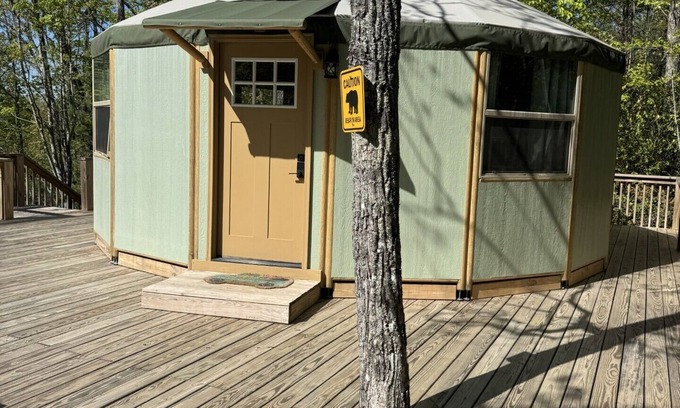 Walland House | Charming Mountain Yurt in Walland w/Full Bathroom, W&D, Hot Tub, Privacy!