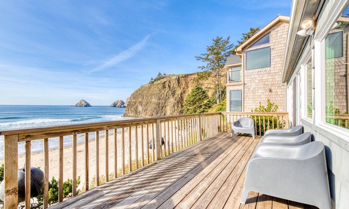 Oceanside Cottage | Charming Oceanfront Getaway with Gorgeous Water Views & Easy Beach Access