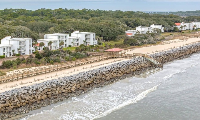 Jekyll Island Villa | Charming Oceanside 2Br. Villa, Only steps to the Beach, Villas by the Sea Resort