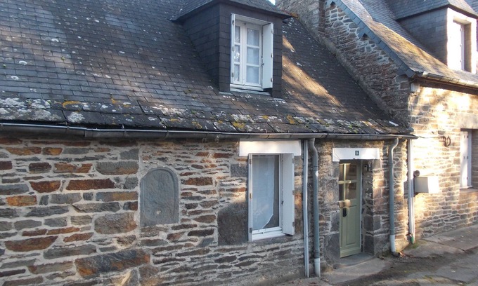Plelauff Cottage | Charming one bed gite beside canal and lovely old Village in beautiful area