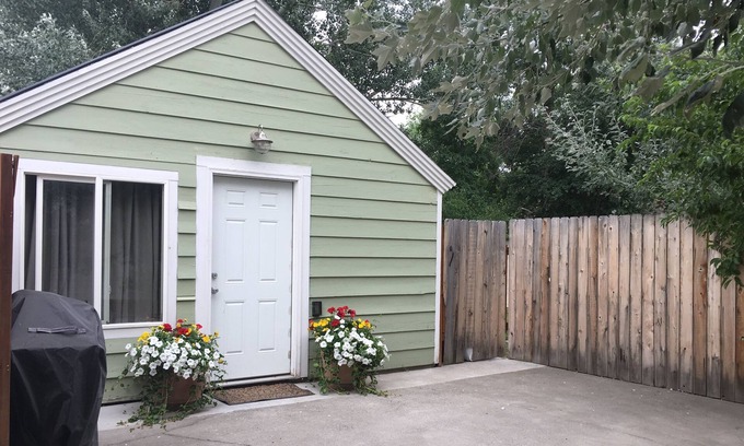 Livingston Apartment | Charming private studio