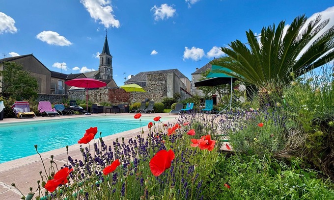 Migne Cottage | Charming Renovated Barn with Pool in the Heart of Brenne