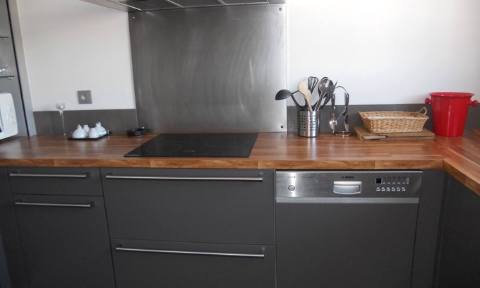 Antibes City Centre Apartment | Charming residence 5 mns from beaches and port. 2 bedrooms, 2 bathrooms