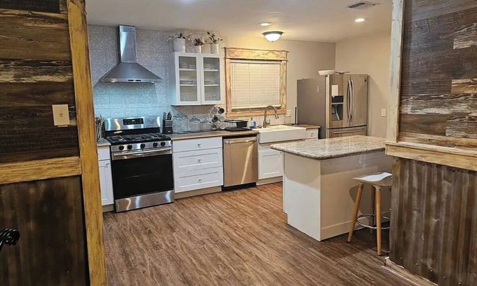 Ponderosa Forest House | Charming Retreat: Spacious 4 BR Houston Haven - Pool