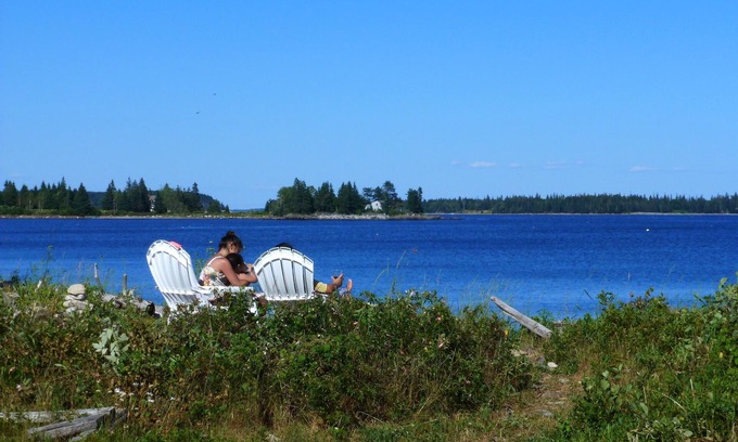 Owls Head Cottage | Charming Sapphire Blue Owls Head Waterfront Cottage