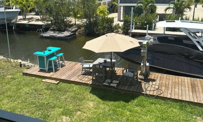 Ramrod Key House | Charming shared 1-bedroom house with AC and WiFi also has a 37 foot dock