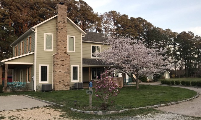 White Stone Cottage | Charming Spacious Cottage, private, water views, close to amenities