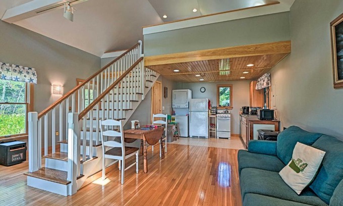 Stonington Apartment | Charming Stonington Studio with Ocean Views!