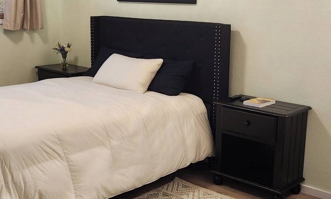 Sandpoint Apartment | Charming studio, close to Schweitzer, lake Ponderay and Sandpoint.