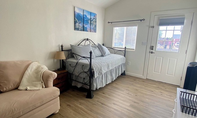 East Mesa Apartment | Charming studio in Mesa with AC, WiFi