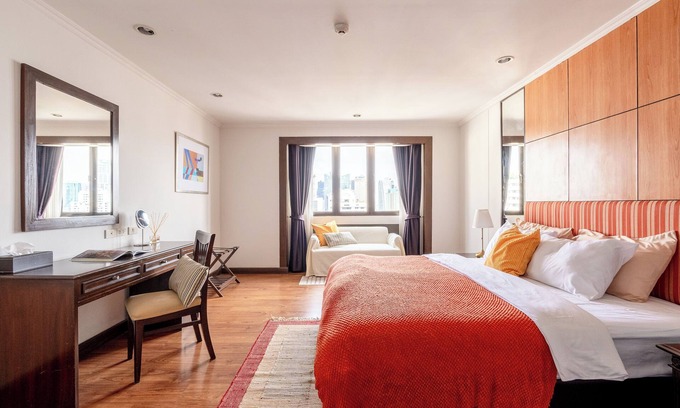 Nana Apartment | Charming 1BR suite near malls, parks, and metro in vibrant Bangkok