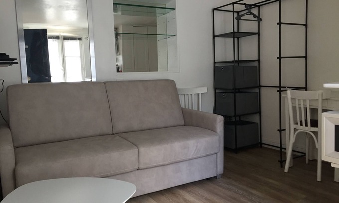 Quartier de la Porte-Saint-Denis Apartment | Charming tiny studio in center of Paris