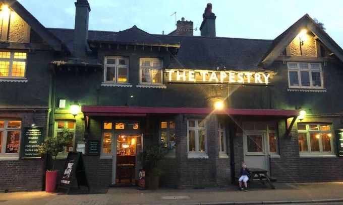 Mortlake House | Charming Victorian Cottage with spacious garden