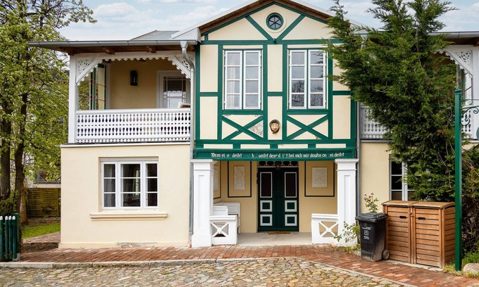 Sassnitz Apartment | Charming Villa Gustavia in Sassnitz with balcony - FeWo Königsstuhl