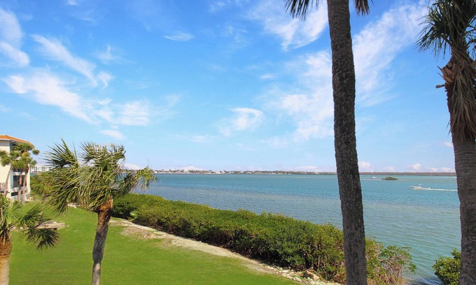 Englewood Condo | Charming waterfront island condo - minutes to Englewood Beach - Mystic Sea