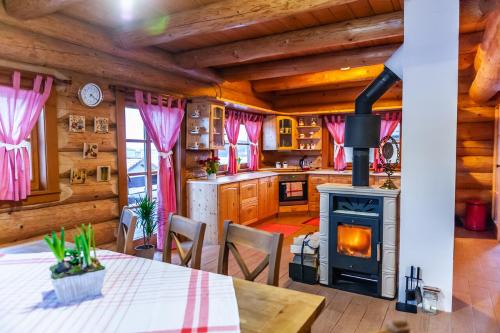 Bobrovnik Ski Chalet | Chata Alexandra