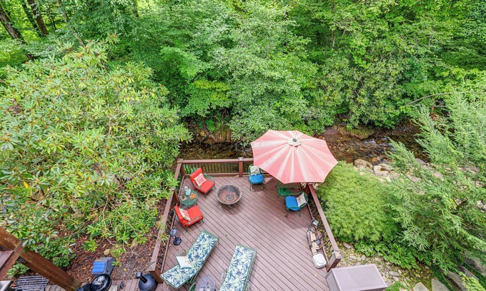 Hayesville Apartment | 'Chateau on Compass Creek' Quiet Hayesville Escape