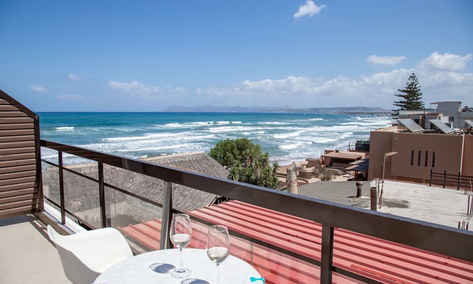 Kato Stalos Hotel | Cheap Twin Room 10 Meters from the Beach