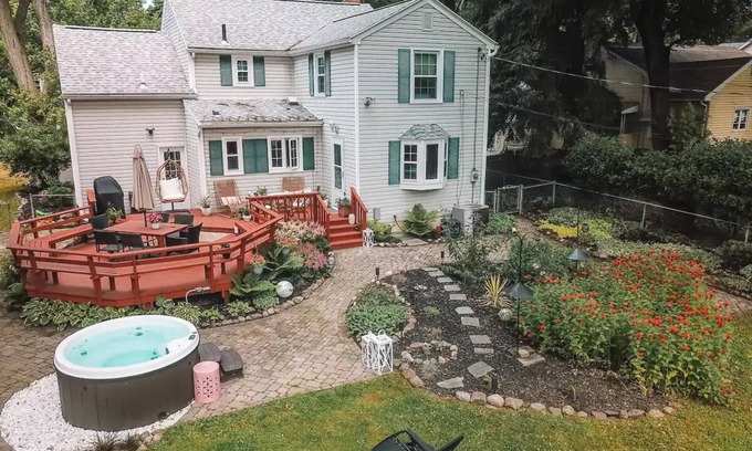 Rochester House | Cheerful Garden Oasis