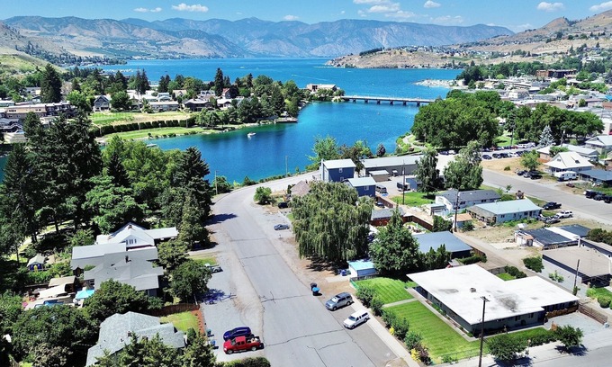 Chelan House | Chelan Charm: Spacious Downtown Home, Hot Tub, Parkside, Pet-Friendly