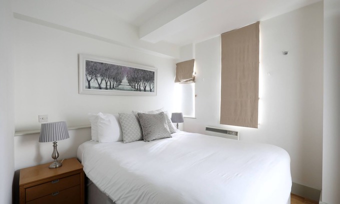 Chelsea Apartment | Chelsea Pied-a-terre In Luxury Building