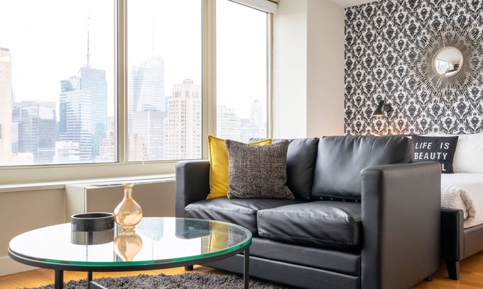 Midtown Apartment | Chelsea Studio in Luxury Building with Views