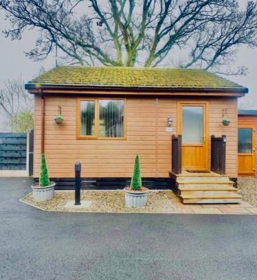 York House | Cherry Cabin with Hot Tub