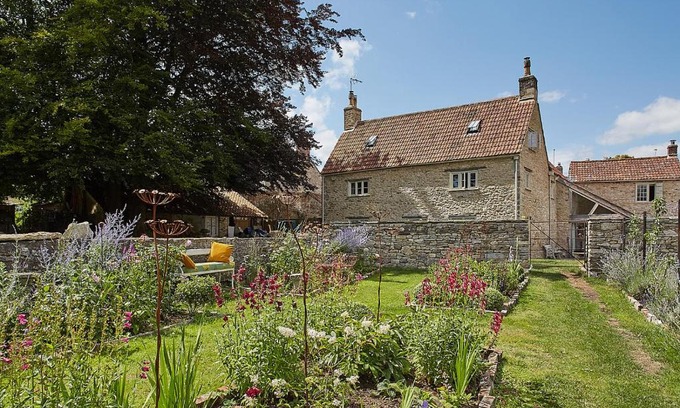 Nunney Bed & Breakfast | Cherry tree farm B and B