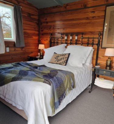 Cheviot Hotel | Cheviot Motels, Cabins and Camp