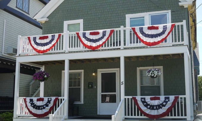 Bar Harbor House | Chez Acadia - walk to everything in Bar Harbor