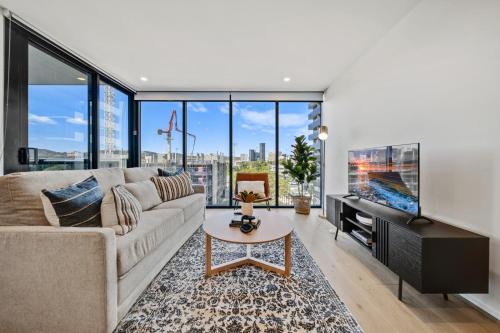 Phillip Apartment | Chic 1-Bed with Sophisticated Decor Gym & Pool