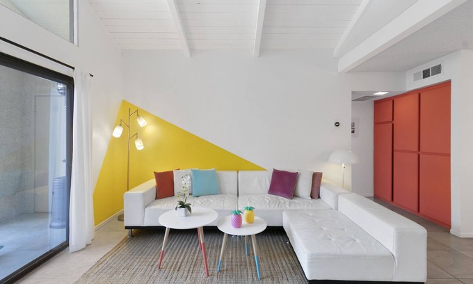 Canyon Corridor Condo | Chic 2/2 Ground Level Condo in South PS
