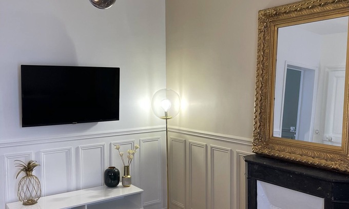 Choisy-le-Roi Apartment | Chic fully-equipped apartment near Orly and Seine - 15mins from Paris