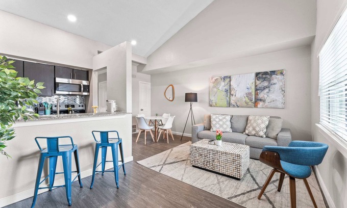 Windsor Park Apartment | Chic King Bed 1BR Suite, 5 Min to DT