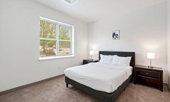 Pittsburgh Apartment | Chic Modern 1BR Apartment by Stay Gia