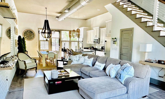 Murrells Inlet House | Chic & Sophisticated Townhouse within walking distance to The MarshWalk