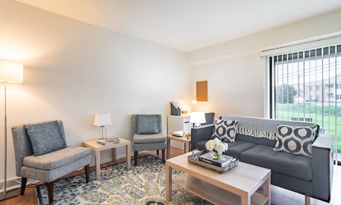 Mentor Apartment | Chic1Bd Apt Ideal for Traveling Professionals!n