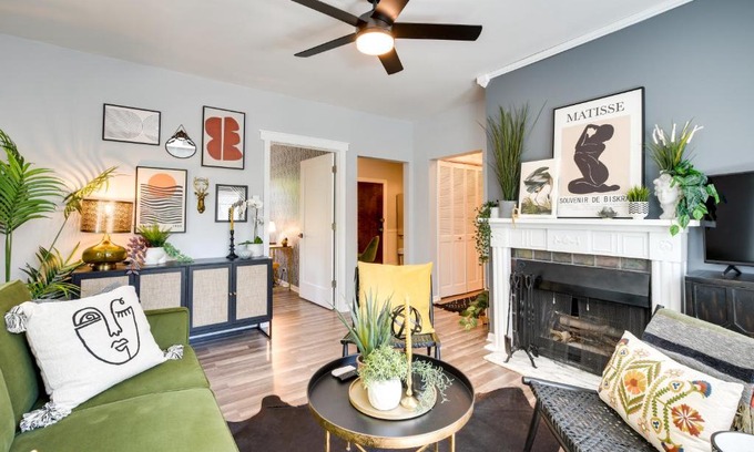 Lincoln Park Apartment | Chicago Condo Near Lincoln Park and DePaul!