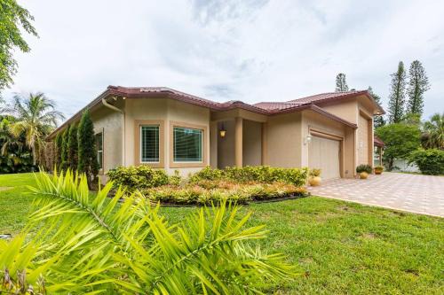Cloud Lake House | Chill & Spacious 3BR - Beaches & Backyard Fun