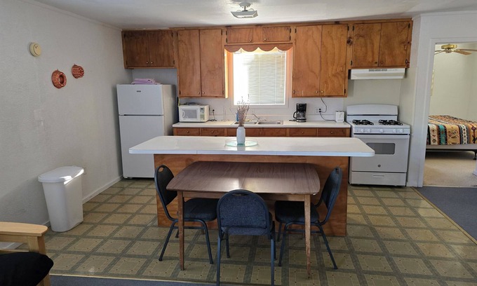 Study Butte-Terlingua Hotel | Chisos Mining Co Motel