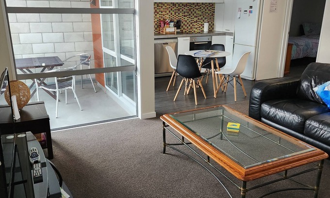 Christchurch City Centre House | Christchurch City Outside. Tranquility Inside.