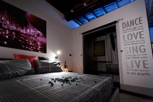 Rione VII Regola Apartment | Chroma Italy - Chroma Apt Campo de' Fiori