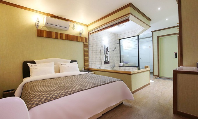 Chungju Hotel | Chungju Hue Drive-in