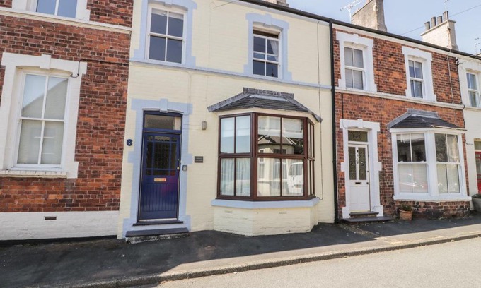 Bangor House | Chwech