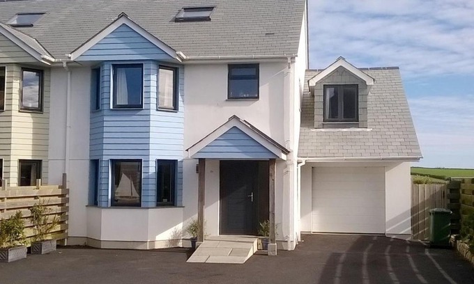 Gunwalloe House | Chy Lowen