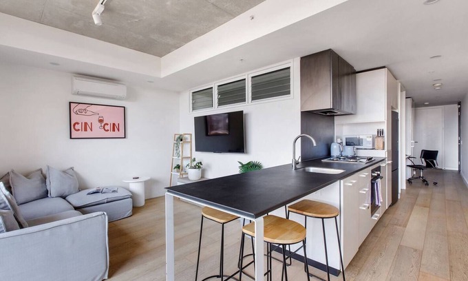 Richmond Apartment | Cin Cin Richmond Retreat Near MCG and Eateries