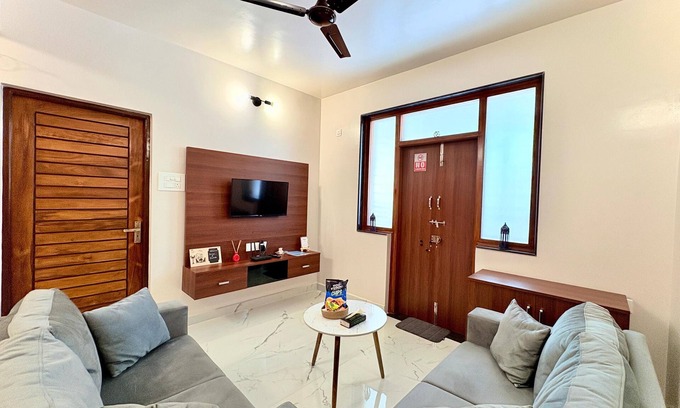 Benaulim Apartment | Cinnamon Stays - Charming 2-bedroom apartment with AC in Benaulim