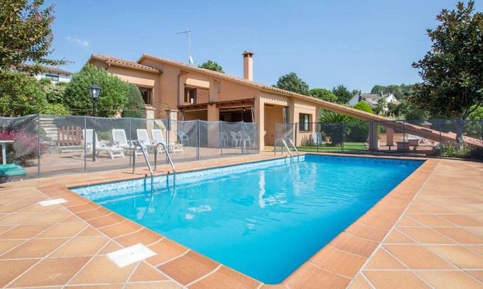 Puigventos Villa | (Cipresos 14pax) Villa and separate apartments for 14.