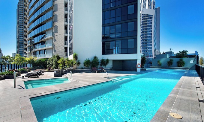 Surfers Paradise Apartment | Circle on Cavill - Level 14 - Riverside